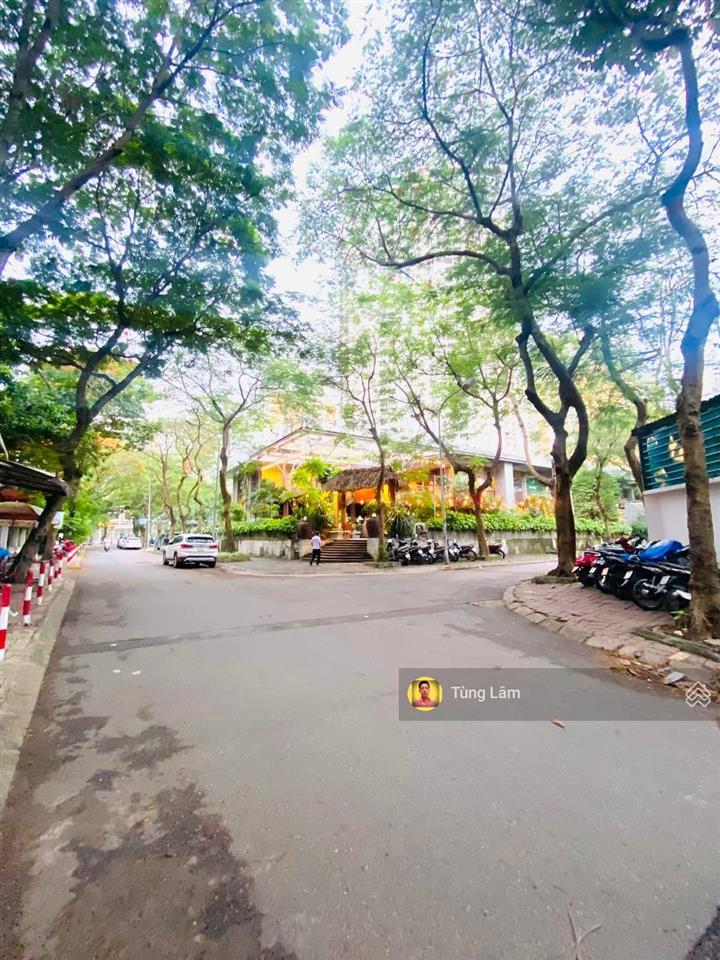 4 mặt tiền  dt 5325m2  tổ hợp bể bơi, nhà hàng, phòng gym, đỗ xe bạt ngàn