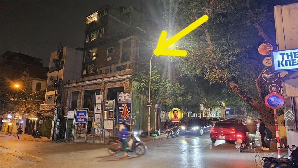 Ảnh thật  mp tô ngọc vânxuân diệu, phường quảng an góc 2 mặt tiền du khách nước ngoài đông đúc