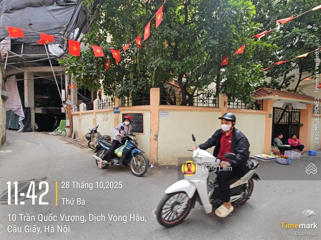 Ảnh thật mặt ngõ 85 xuân thủy. mặt ngõ ô tô  giá hời 253tr/m2, căn góc 2 mặt tiền 9.4m