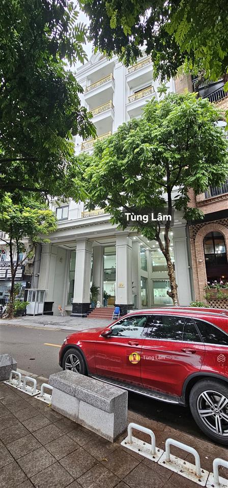 Số 99 mặt hồ ba mẫu. dt 382m2 x 10t (2 hầm), mt 13.6m, hđ thuê 600tr/th, 2 mặt thoáng