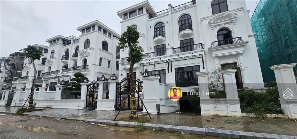 Ảnh thật  louis 2 bt2  góc 3 mặt tiền. hạ tầng đồng bộ, dân cư về ở ~80%, mặt vườn hoa trung tâm