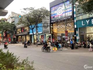 Mặt phố, số nhà 13x cầu giấy. dt 1700m2, lô góc vỉa hè rộng, full thổ cư, vị trí đắc địa