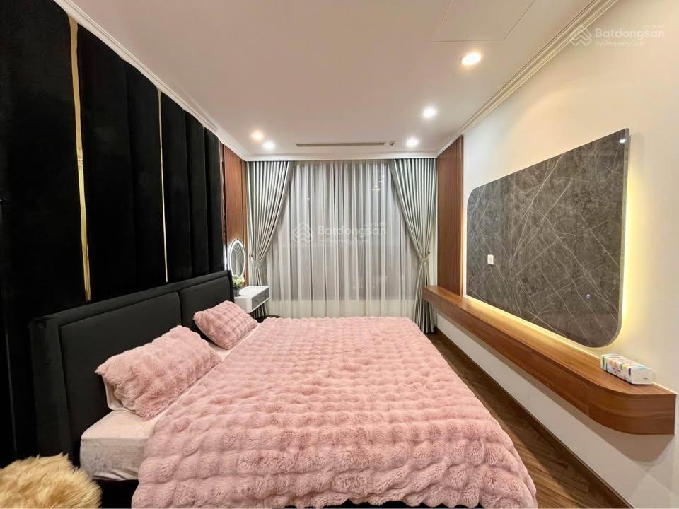 Bán căn góc 3pn sáng  120m view siêu đẹp tòa park 7.  0901 793 ***