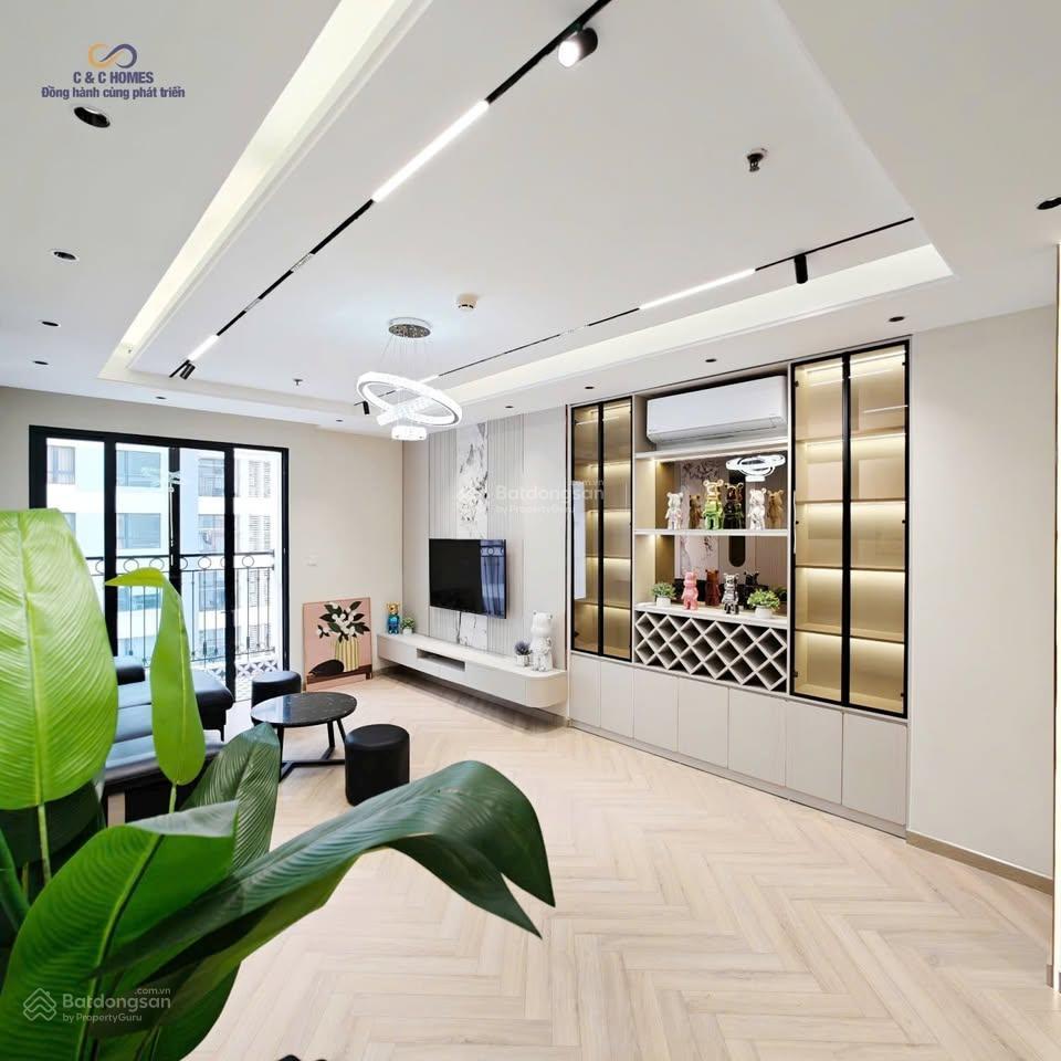 Rẻ quá! cần bán nhanh 3 phòng ngủ 117m2  giá 13.5 tỷ times city , bc hướng nam.  em 0901 793 ***