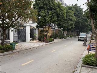 Bán nhanh lô đất đẹp kđt lideco tt trạm trôi. dt 65m vuông đẹp hàng xóm toàn bt giá tốt để đâu tư.