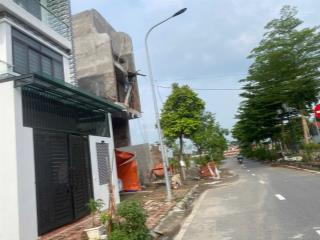 Cần tiền cho con đi du học bán ô đất liên mạc mê linh hà nội sổ đỏ chính chủ đường vỉa hè to ô tô .