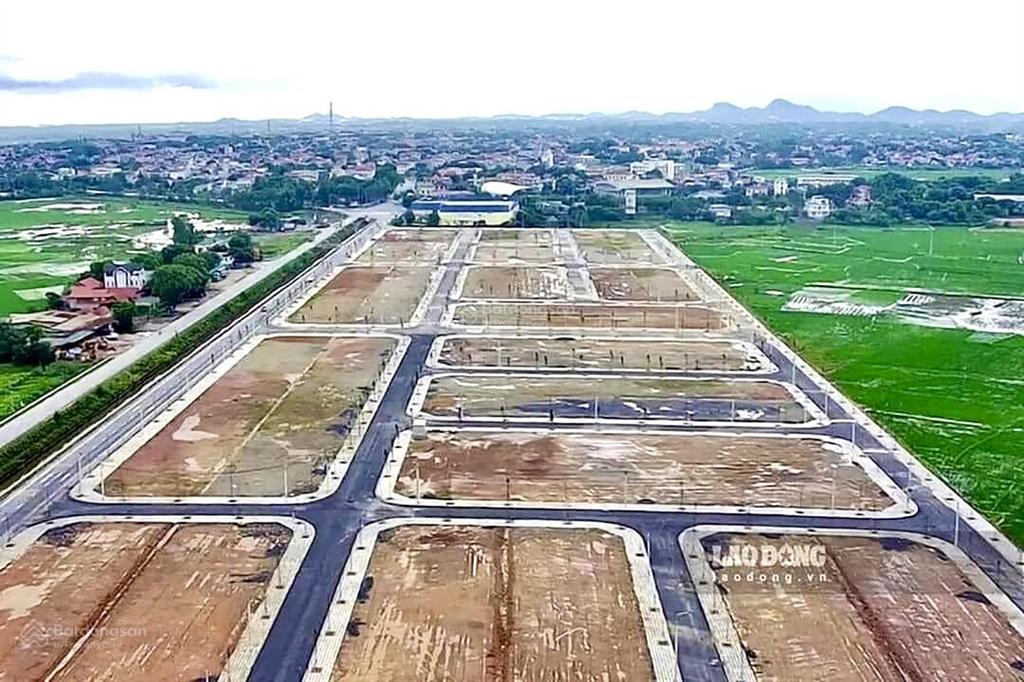 Em bán băng 1 nhà vác lâm thao phú thọ. lk209 diện tích 100m2 giá 2ty4 .   0936 488 ***