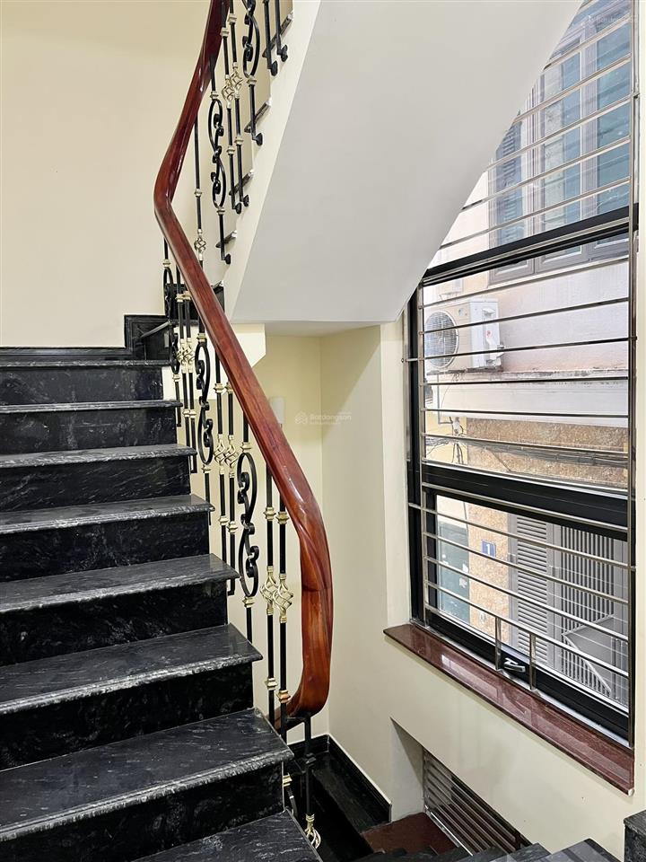 Bán nhà phố Trung Văn, 144m2, 8 tầng thang máy mới tinh cho thuê 150tr/tháng