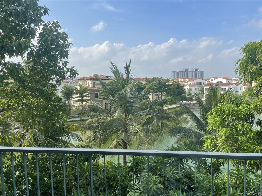 Chính chủ gửi bán bt đơn lập view hồ siêu rẻ tại vinhomes thăng long