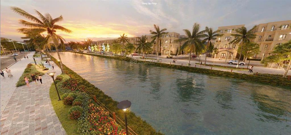 Bán biệt thự vinhomes khu compoud khép kín, cách hồ tây 10p lái xe. dt 228m2  giá 38 tỷ