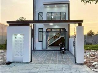 Bán nhà phường thới hòa, tp bến cát, 100m2, mt 5m, đường nhựa 6m, đường thông hè thoáng, nhỉnh 2 tỷ