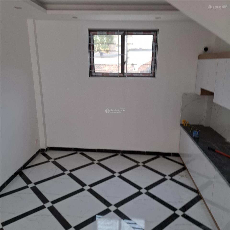 Bán nhà vĩnh ninh vĩnh quỳnh hồ sen 45m2 x 4 tầng giá 4,95 tỷ có sân để xe riêng,  0983 860 ***