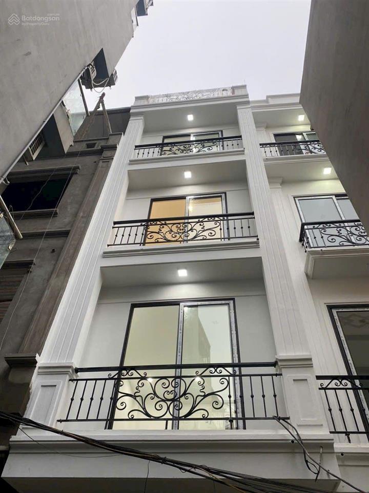 Bán nhà tại vĩnh quỳnh, 100m2 x 4 tầng giá 5,5 tỷ  0983 860 *** có sân riêng sử dụng 40m