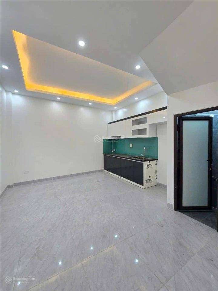 Bán nhà tại vĩnh quỳnh, 100m2 x 4 tầng giá 5,5 tỷ  0983 860 *** có sân riêng sử dụng 40m