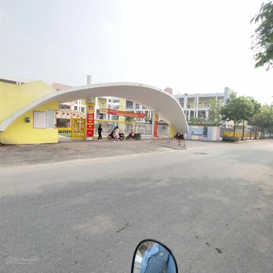 Bán nhà Yên ngưu, tam hiệp Hà Nội DT 39m 5T. Giá 5,5 tỷ