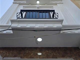 Bán nhà mới xây độc lập vĩnh quỳnh thanh trì 40m x 5 tầng giá 3.7 tỷ rẻ nhất khu vực