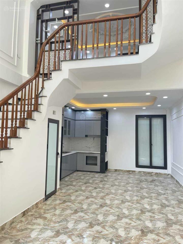Cc bán nhà ngọc hồi . hn 43m2 x 5 tầng nhà 0972 253 *** nhà 4 mặt thoáng cách 20m ra ô tô tránh