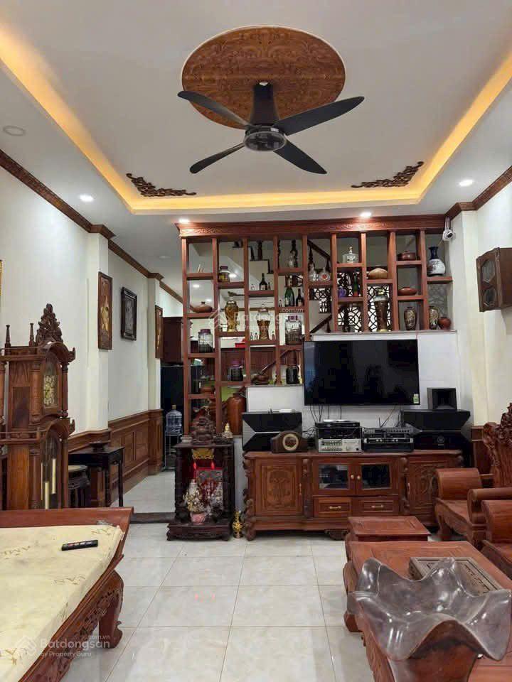 Nhà sổ hồng riêng hẻm trịnh thị miếng 1 trệt 3 lầu, đường xe hơi