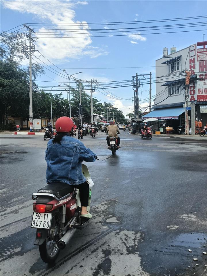 Cần bán nhà xưởng mặt tiền đường nhựa trịnh thị miếng gần chợ thới tứ