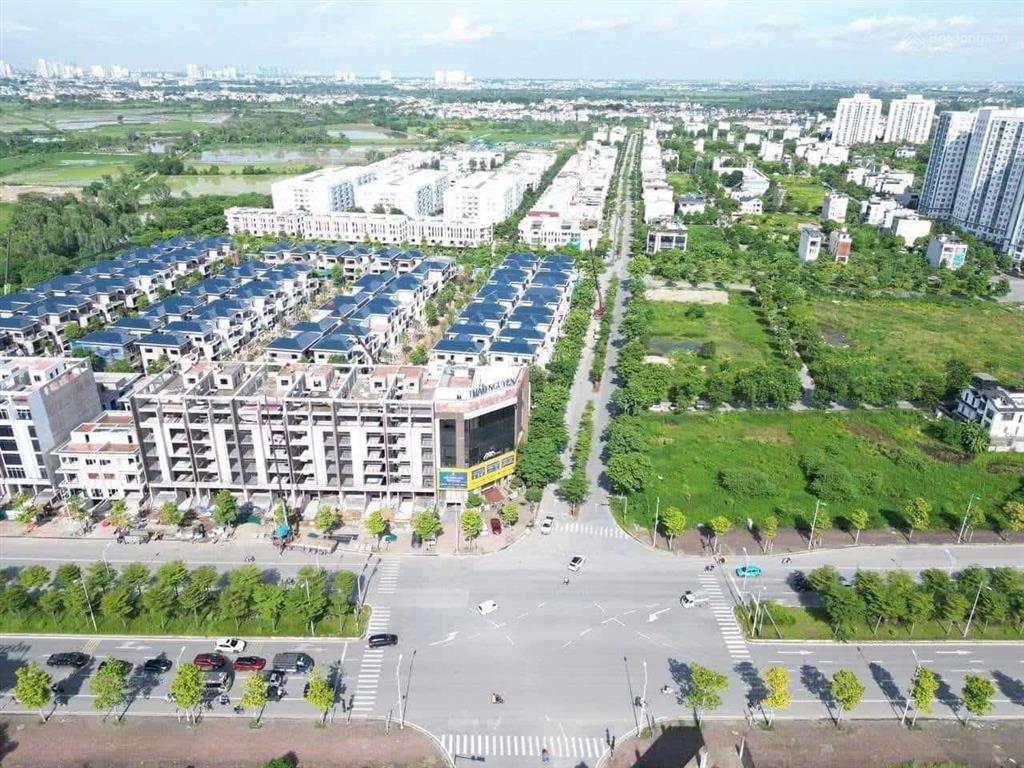 Bán lk mặt phố khu b2.3 lk16 đường 30m khu đtm thanh hà cực đẹp