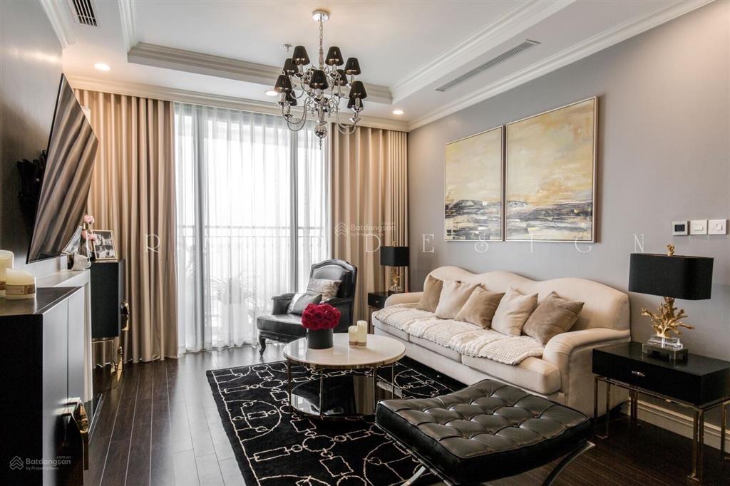 Cần bán gấp căn góc đông nam toà park 7 times city.  0913 406 ***