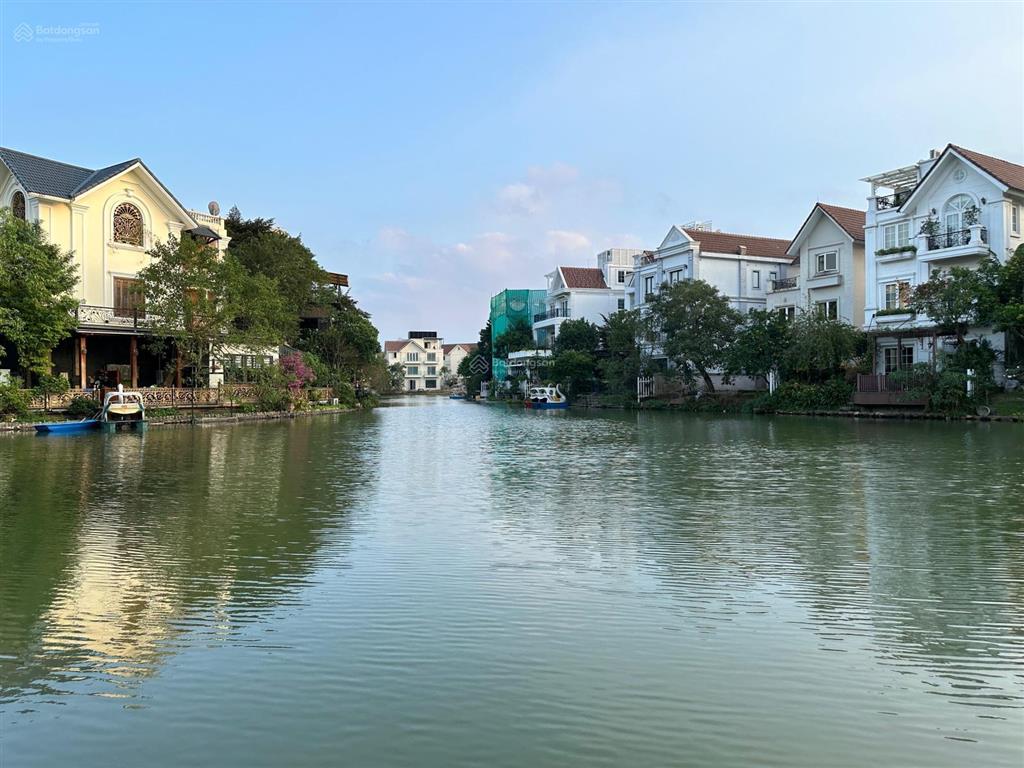 Gấp bt hoa phượng 6, 243m2, sông đẹp, ở luôn, giá tốt nhất 86.5 tỷ vinhomes riverside, 0932 533 ***