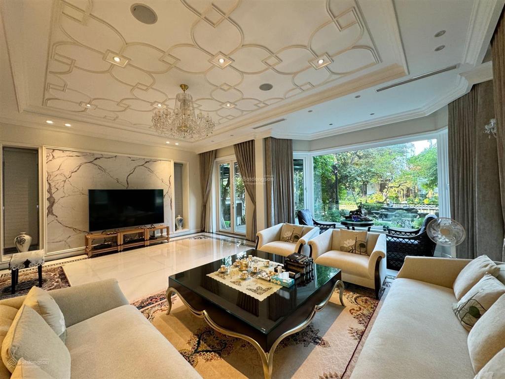 Bán đơnlập, 400m2, nội thất luxury, view sông rất rộng, giá bán nhanh vinhomesriverside. 0932 533 ***