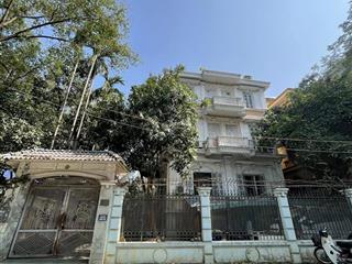 Bán biệt thự khu đô thị định công  vỉa hè không lỗi phong thuỷ. dt 360m2. giá 116 tỷ.
