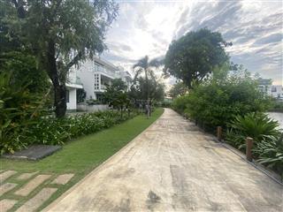 Bán biệt thự lucasta 1 mặt view sông và 1 mặt view công viên, dt 423m2 rộng thoáng.