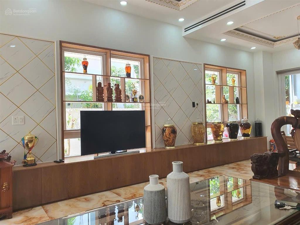 Bán căn góc biệt thự melosa khang điền, nội thất cao cấp giá 109 triệu/m2