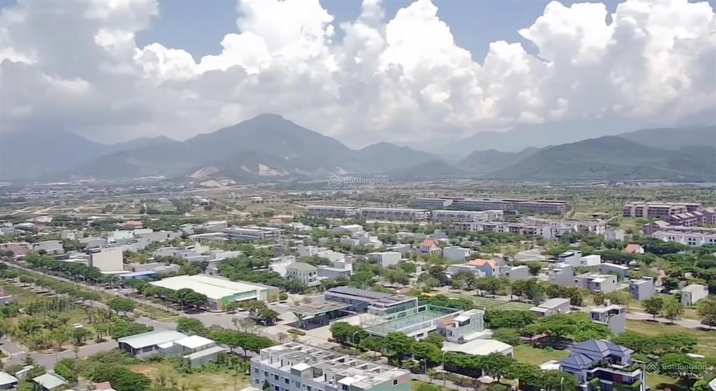 Bán lô b212 golden hills, 120m2, đường 15m5, siêu rẻ chỉ 3,17 tỷ