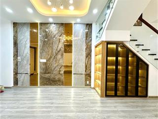 Cần bán nhà mới vào ở liền góc 2 mt hxh 6m nguyễn văn trỗi, dt 4.4x18m  3 lầu  giá 12,9 tỷ