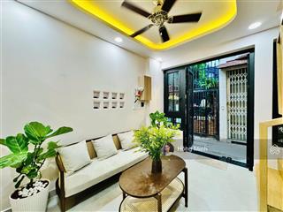 Chỉ 3.65 tỷ có ngay nhà hẻm lạc long quân  ngay chợ tân bình  dt 4x10m  2 tầng