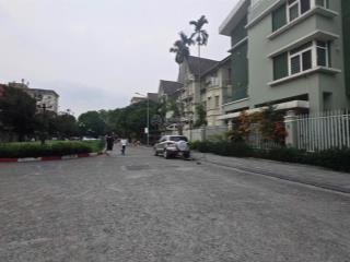 Bán biệt thự căn góc văn quán, view hồ cực hiếm, rất hiếm có căn bán. giá 85 tỷ