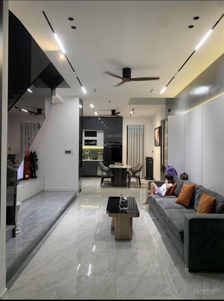 Cần bán nhà mới 3 tầng mặt tiền đường đa phước 2 cách sông 50m gần chương dương