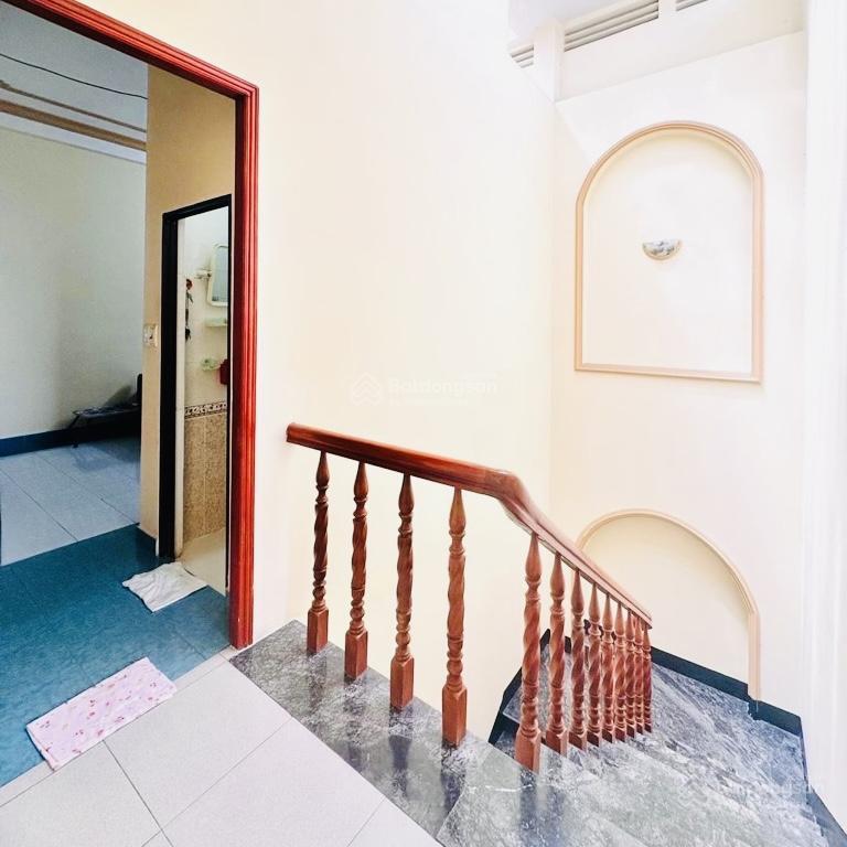 Chốt nhanh kẻo mất! nhà 3 tầng đúc cmt8, ngang 5m, sổ sẵn  giá chỉ 9 tỷ