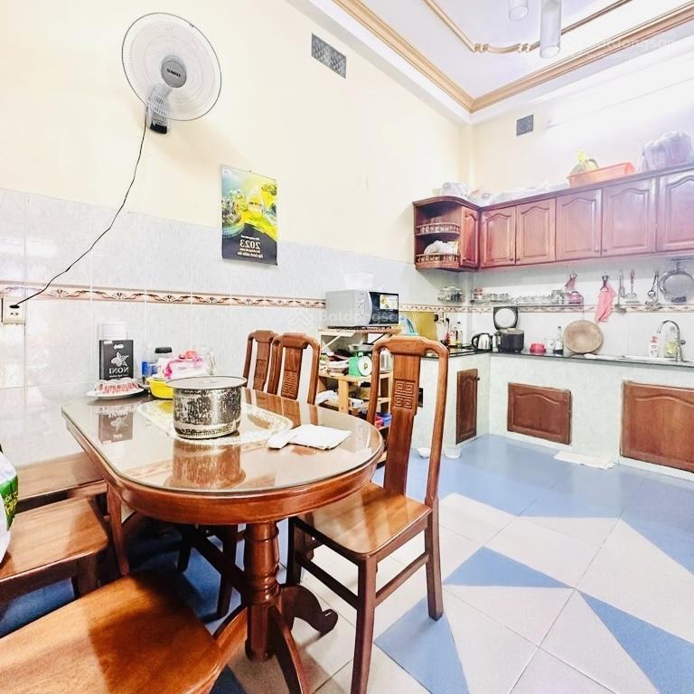 Chốt nhanh kẻo mất! nhà 3 tầng đúc cmt8, ngang 5m, sổ sẵn  giá chỉ 9 tỷ