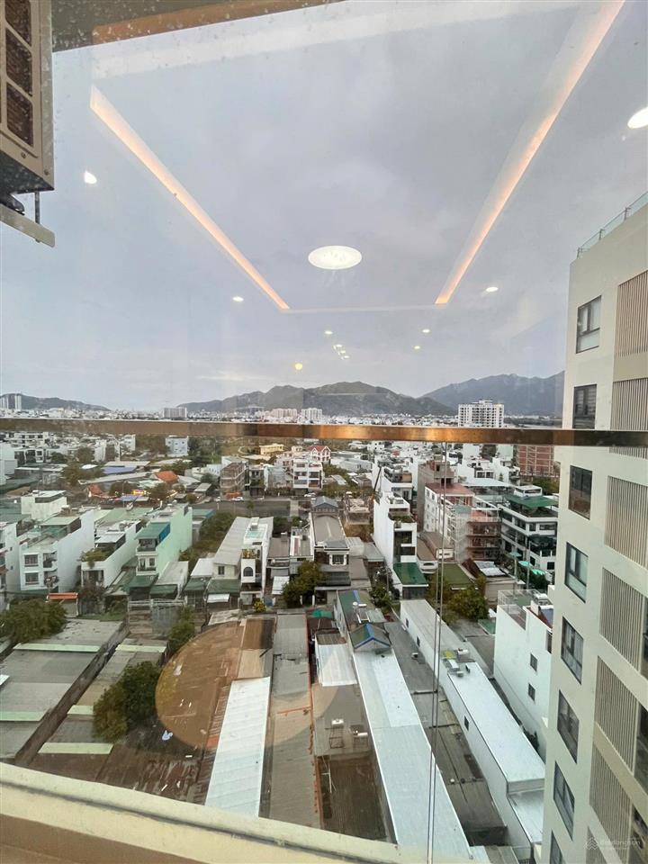 Chính chủ cần bán căn hộ 2pn tầng cao ct1 riverside luxury nha trang