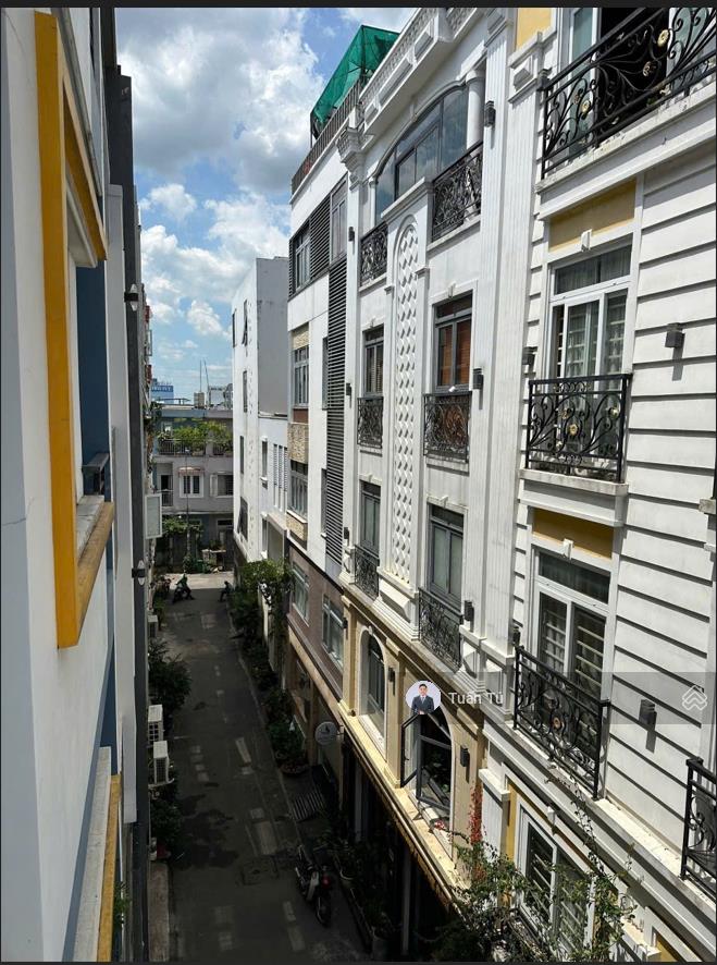 Sát mặt tiền  bán nhà bình thạnh  hẻm 5m nguyễn xí, p13  gần vincom plaza  5 tầng  giá 9 tỷ tl