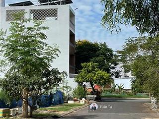 Bán đấtmặt tiền rạch xuyên tâm  căn góc 2 mặt tiền  ngang 21,53x10,6m  đặng thùy trâm p13 bt