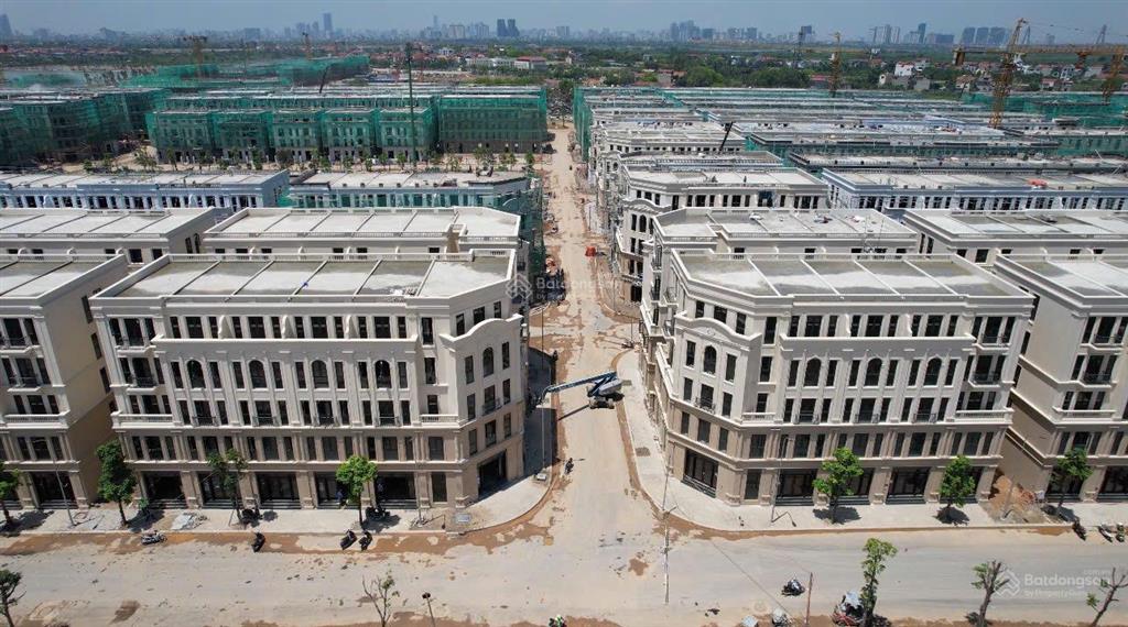 Gia đình tôi cần tiền bán gấp liền kề thiên nga 63m2 giá 20.2 tỷ