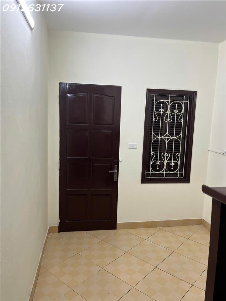 Cho thuê nhà nguyên căn tại ngõ 1160 đường Láng, Đống Đa, HN, DT 80m2, 8,5tr/1 tháng