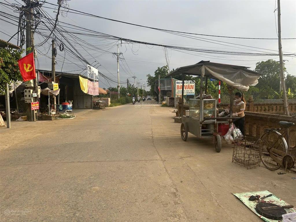 Hàng tiệt chủng, dt 211m2 mt 10m lô góc, full thổ, nhỉnh 20tr lại sát tl420 và mất 5 phút ra kcn đh