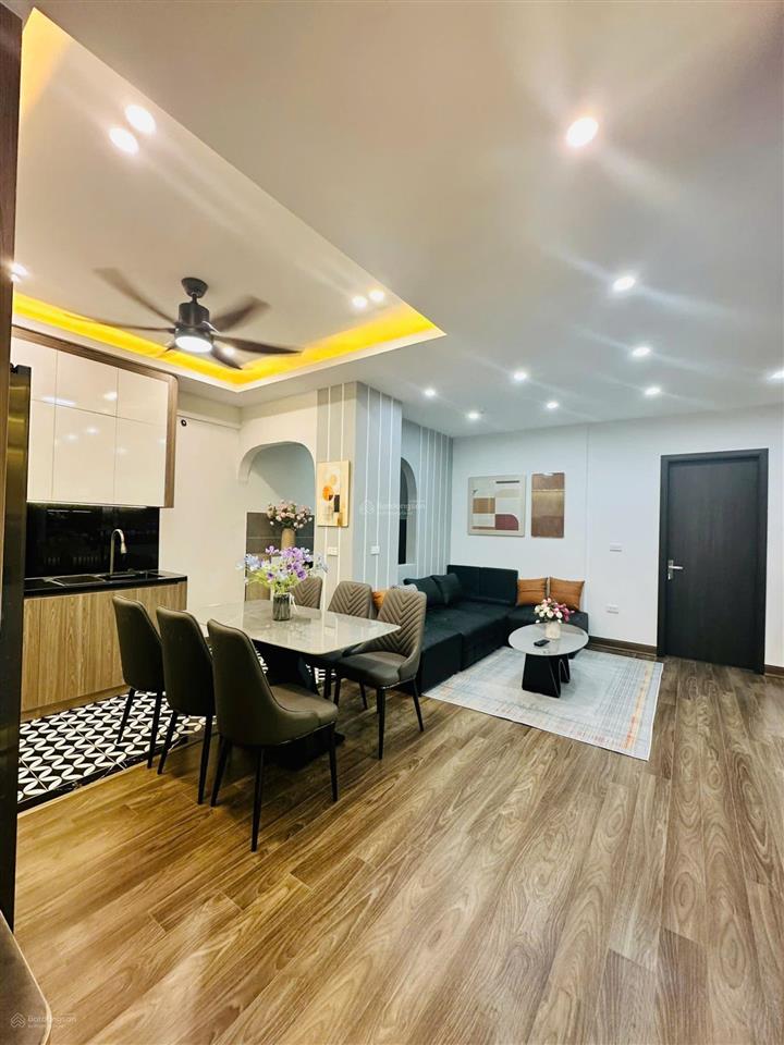 Gia đình cần bán căn hộ 3 phòng ngủ hướng mát tầng thấp tòa rainbow linh đàm