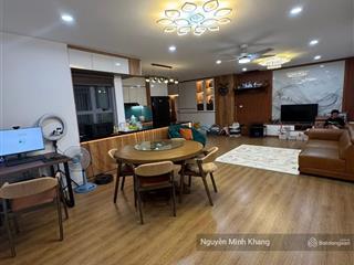 Gia đình cần bán căn hộ 3 ngủ rộng nhất tòa a chung cư tứ hiệp plaza