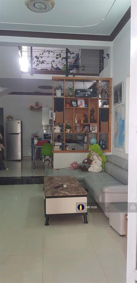 Bán nhà 2 tầng , đầy đủ nội thất, đang cho thuê. giá rẻ 2,8 tỷ.
