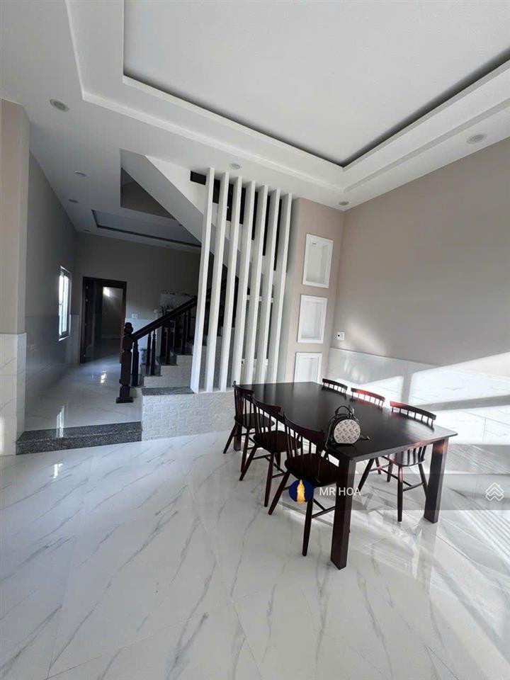 Cần bán nhà 3 tầng, mặt tiền đường nguyễn thiện kế , gần biển .