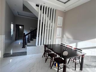 Cần bán nhà 3 tầng, mặt tiền đường nguyễn thiện kế , gần biển .