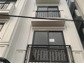 Bán gấp nhà 5 tầng 33m2 cực đẹp ngay sát ga tàu điện hà đông  kđt ngô thì nhậm, ô tô đỗ sát nhà