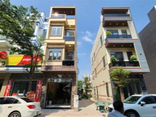 Bán căn góc 2 mặt tiền (sổ hồng hoàn công) 1 trệt 2 lầu trục chính khu dân cư gần chợ phú phong